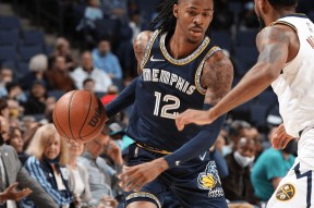 开云体育-关键时刻突围战来临，孟菲斯灰熊围绕荷甲复出首秀，话题不断，年轻球员得到机会