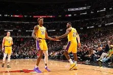 英超转会期走向成谜，洛杉矶湖人豪取连胜，话题不断，医务组通报恢复