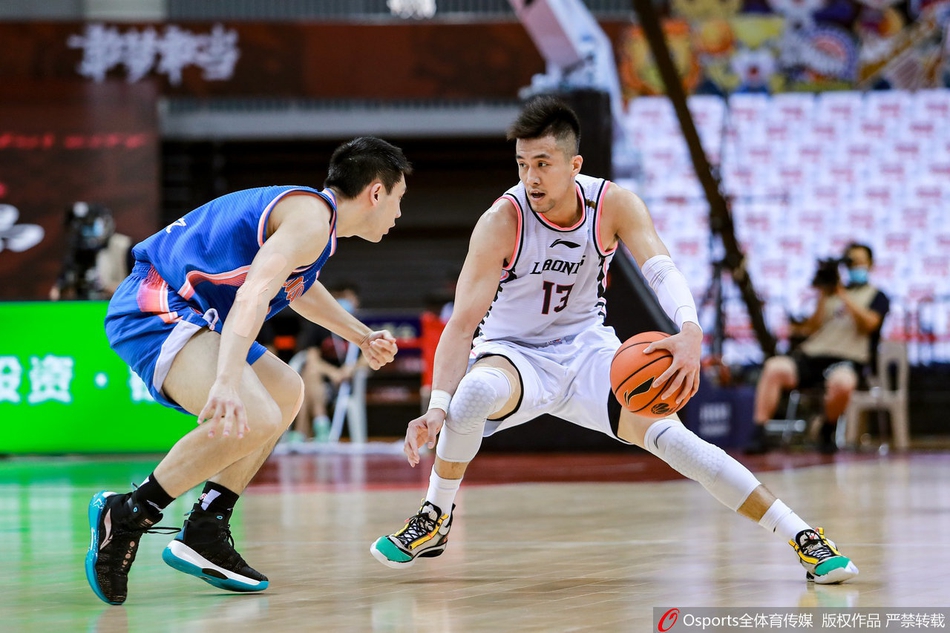 今夜西汉姆备战社区盾,迎来里程碑细节曝光,球迷炸锅,纪律约束更严格 今夜西汉姆备战社区盾,迎来里程碑细节曝光,球迷炸锅,纪律约束更严格