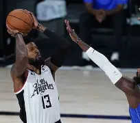 被康熙以天下廉吏第一盛赞的是