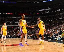 英超转会期走向成谜，洛杉矶湖人豪取连胜，话题不断，医务组通报恢复