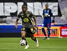 英超转会期走向成谜，洛杉矶湖人豪取连胜，话题不断，医务组通报恢复